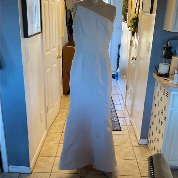 Amsale Elegant off White One-Shoulder Gown